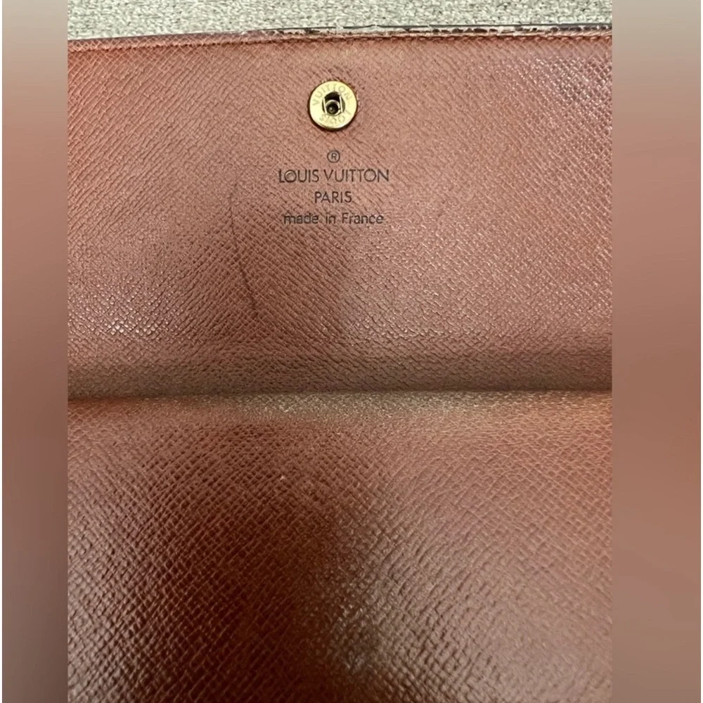 AUTHENTIC LV MONO SARAH WALLET - Picture 5 of 14
